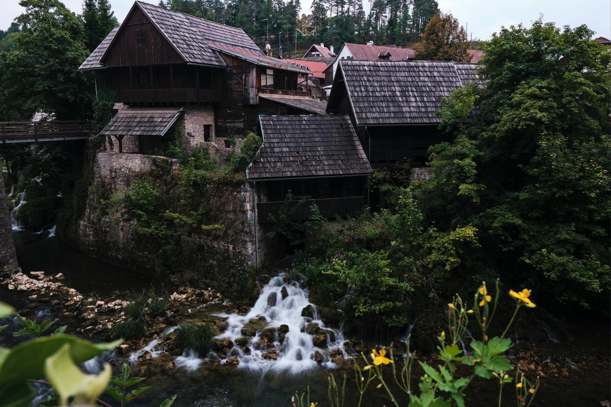 Amore Slunj Bagian luar foto