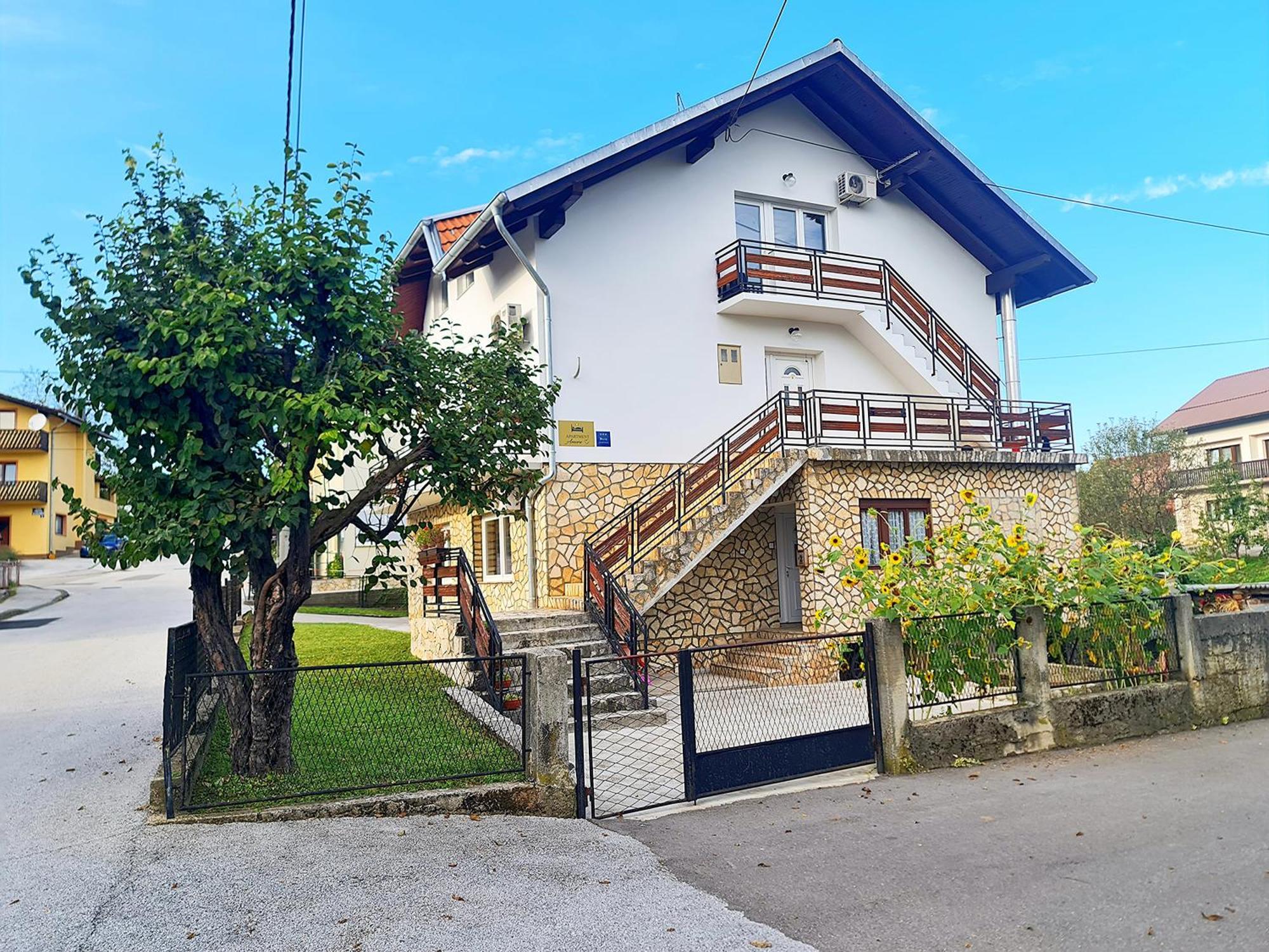Amore Slunj Bagian luar foto